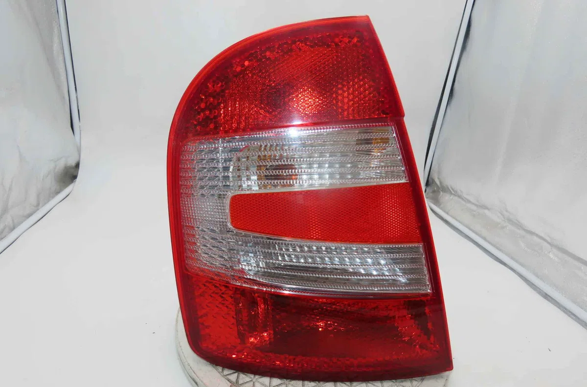 Catadioptre arg SKODA FABIA I occasion — photo 4