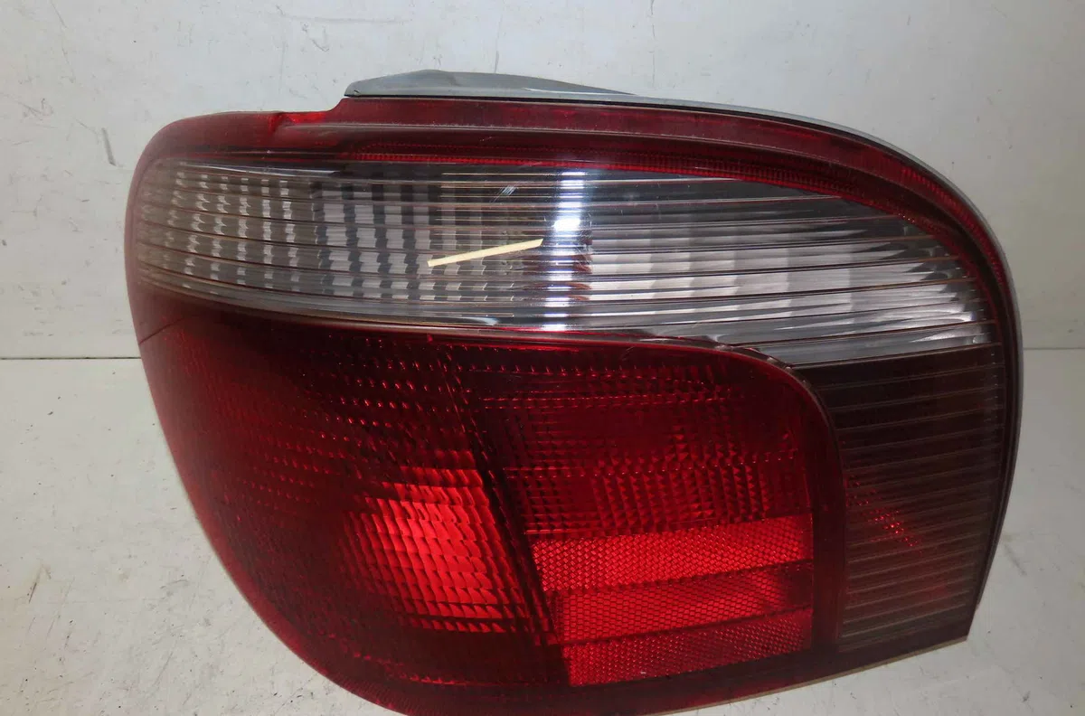 Catadioptre arg TOYOTA YARIS I occasion — photo 4
