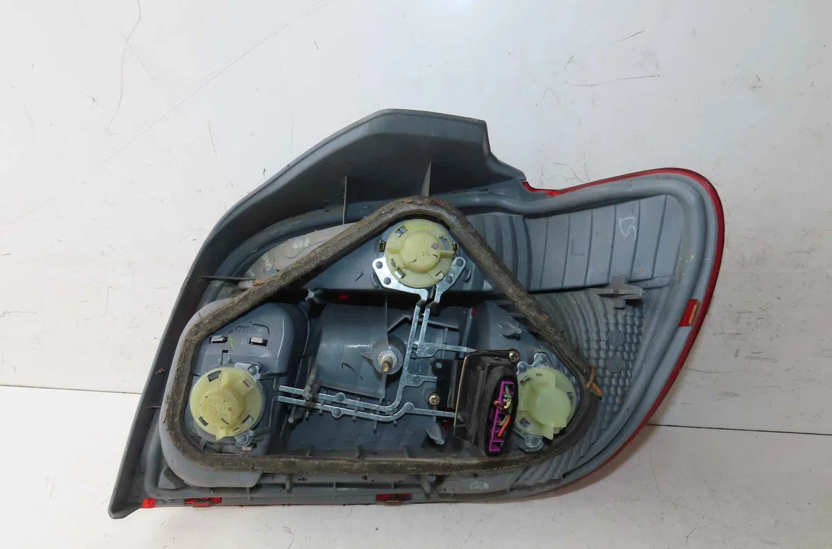Catadioptre arg TOYOTA YARIS I occasion — photo 3