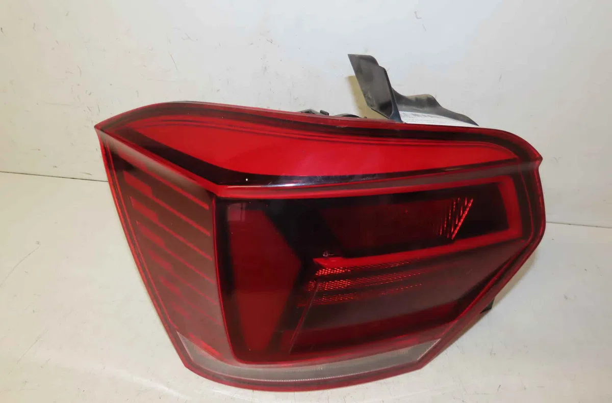 Catadioptre arg VOLKSWAGEN POLO VI occasion — photo 4