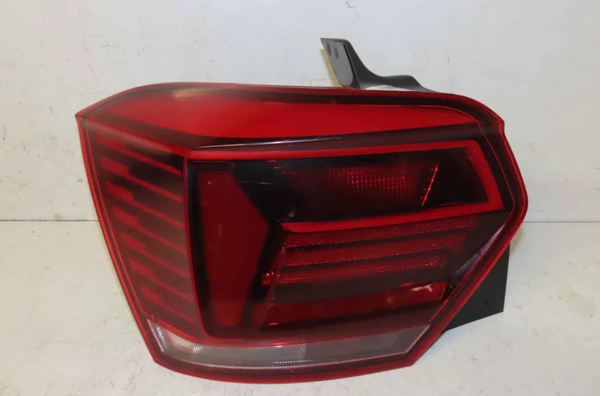 Catadioptre arg VOLKSWAGEN POLO VI occasion — photo 4