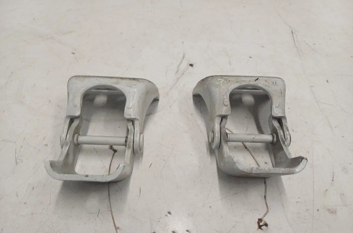 Charniere inf porte battante ard RENAULT KANGOO 2 PHASE 1 occasion — photo 3