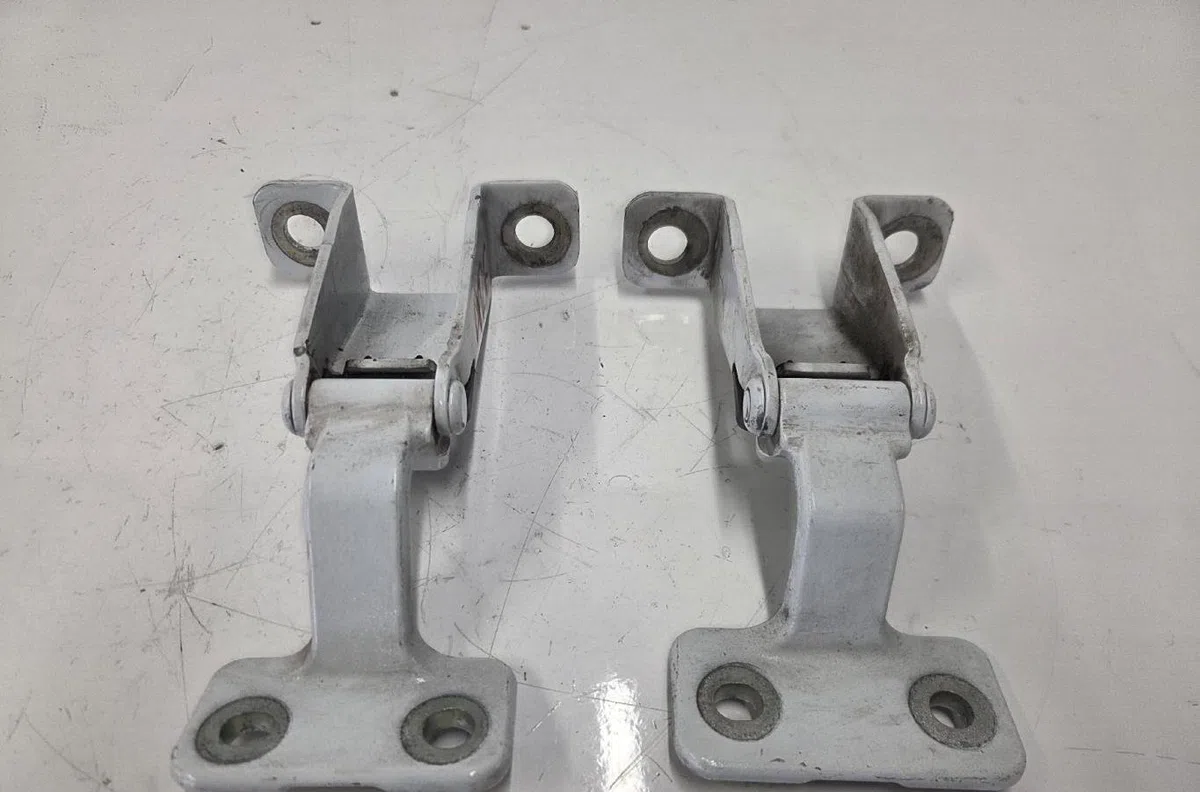 Charniere inf porte battante arg RENAULT KANGOO 2 PHASE 2 occasion — photo 3