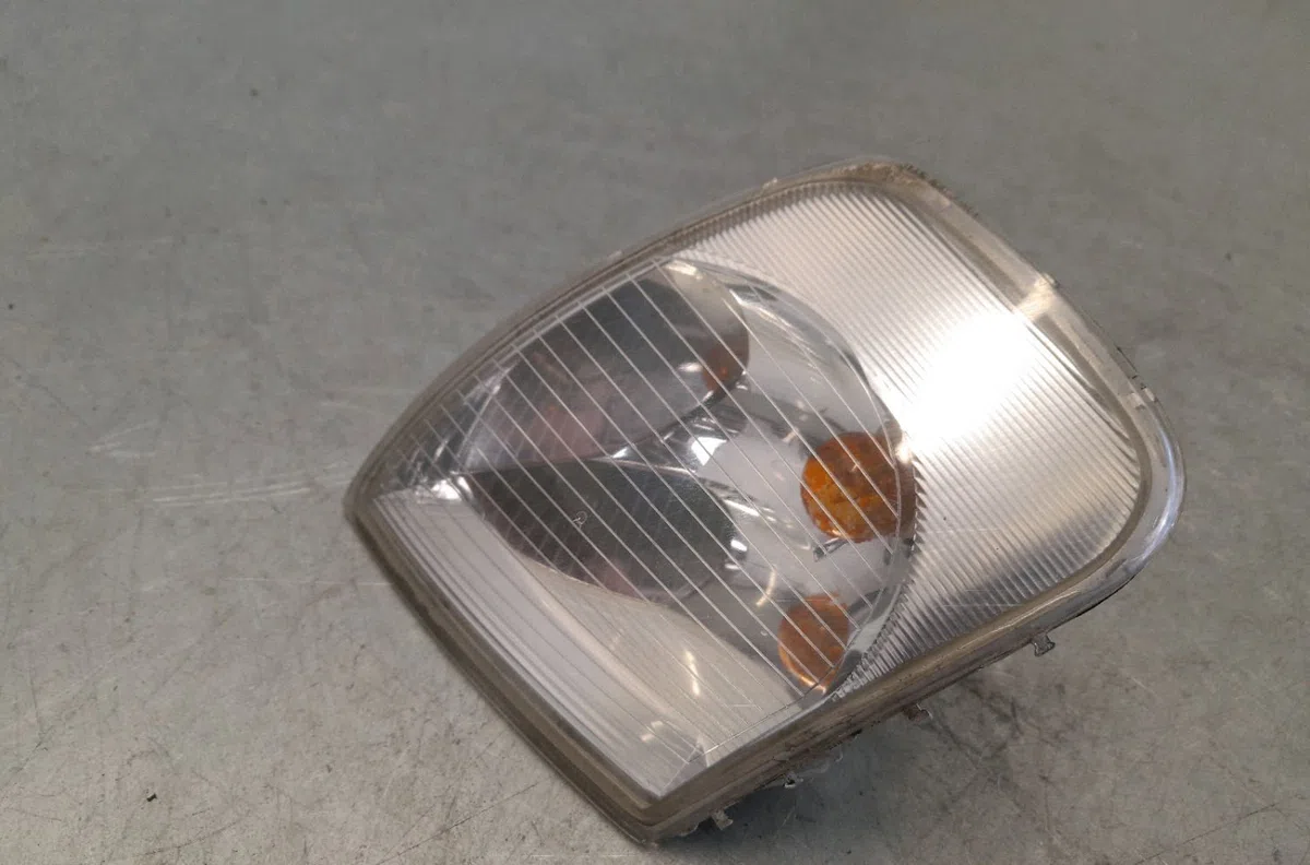 Clignotant droit Audi A3 (8L1) 1.6 (1996-2003) occasion — photo 2