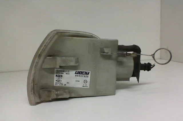 Clignotant droit FIAT PALIO Phase 1 03-1998--12-2002 occasion — photo 2