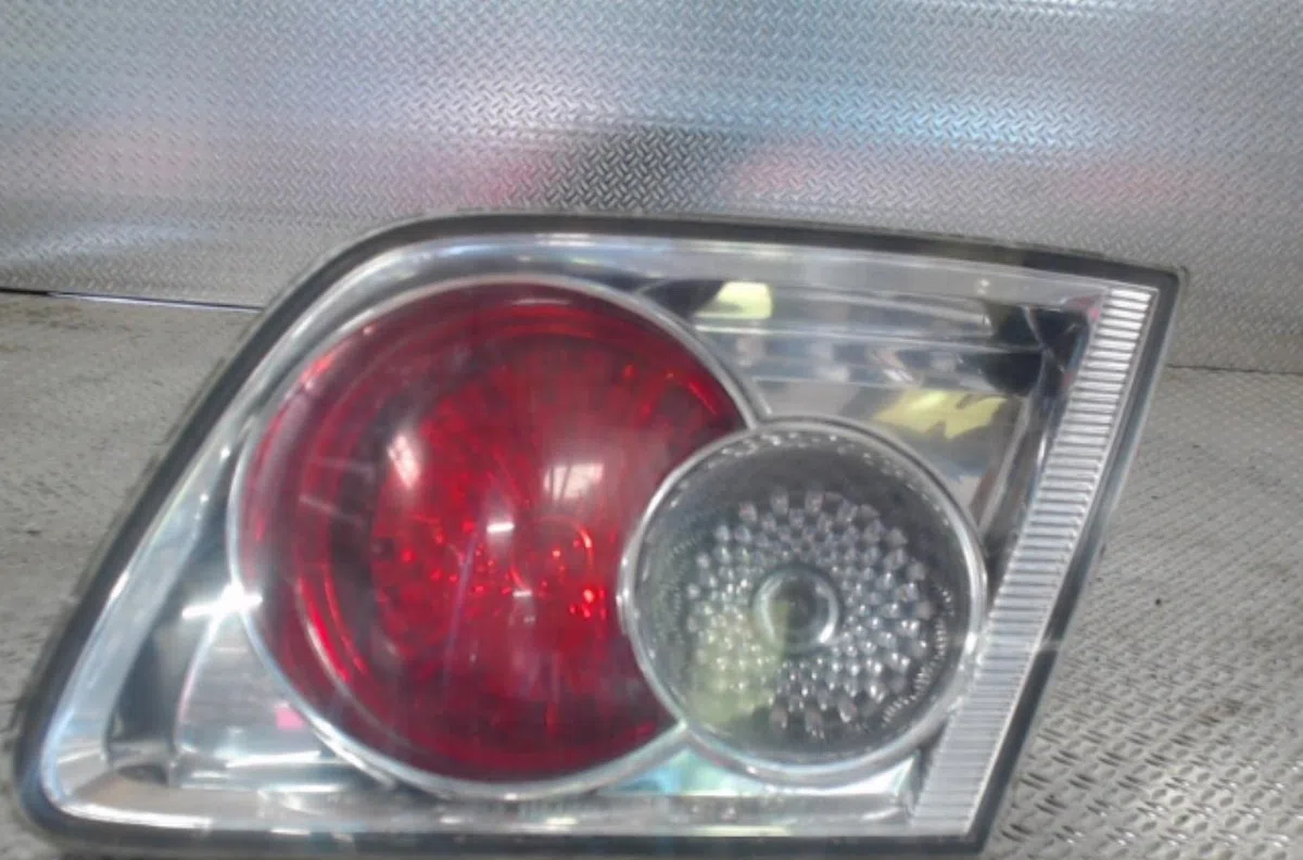 Clignotant droit Mazda 6 Hatchback (GG) 2.0 di (gg14) (2002-2007) occasion — photo 2
