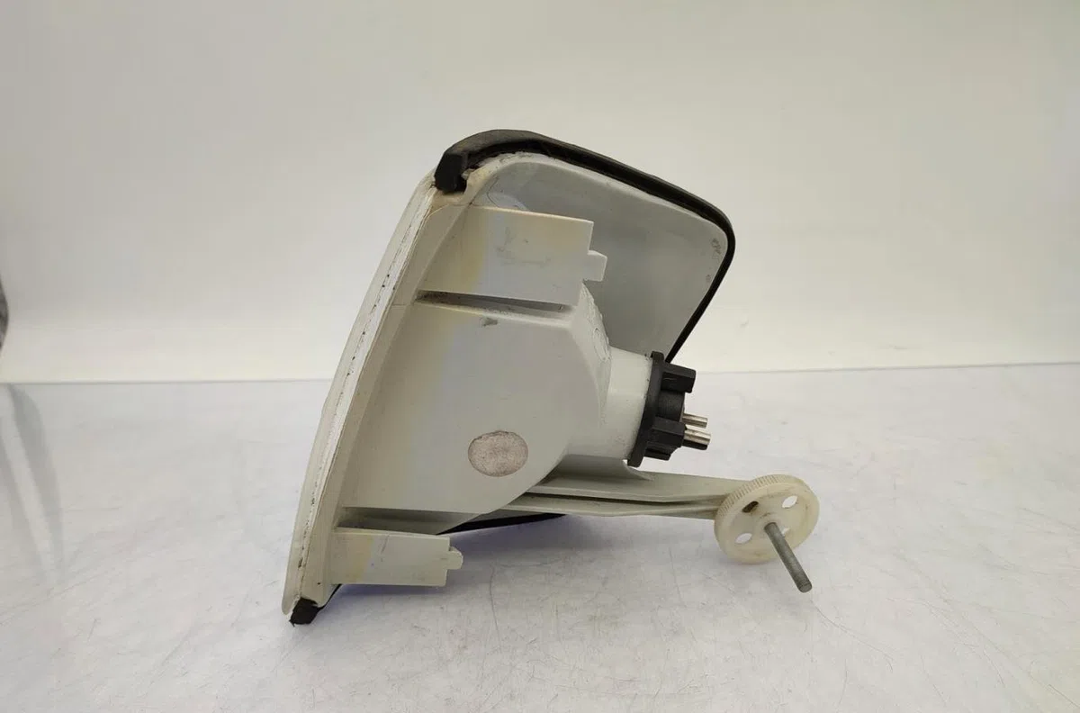 Clignotant droit MERCEDES 190 W201 PHASE 1 occasion — photo 4