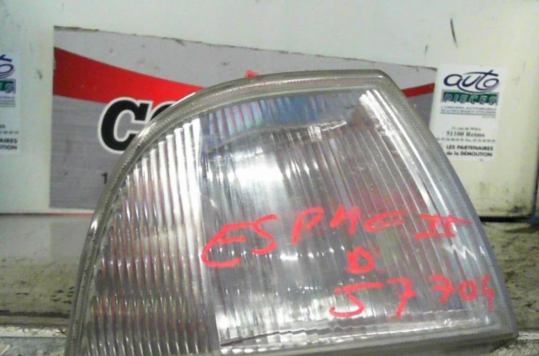 Clignotant droit Renault ESPACE II (J-S63_) 2.2 (j-s637, j63g) (1991-1996) occasion — photo 2