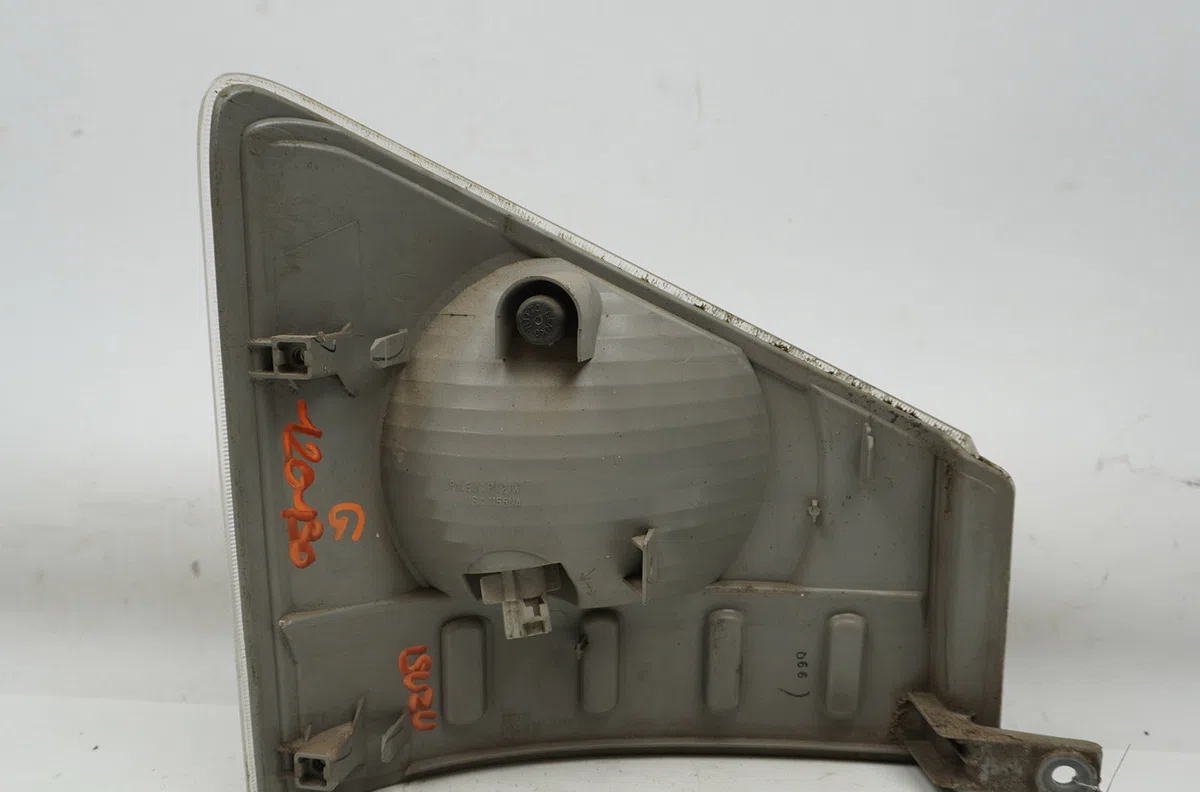 Clignotant gauche ISUZU Serie N  3.0D 150ch occasion — photo 3