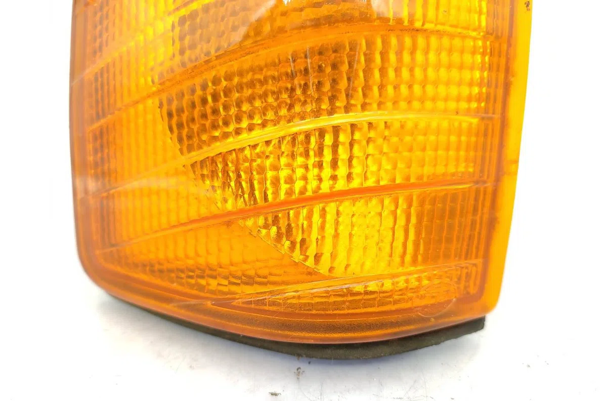 Clignotant gauche MERCEDES 190 W201 PHASE 1 occasion — photo 2
