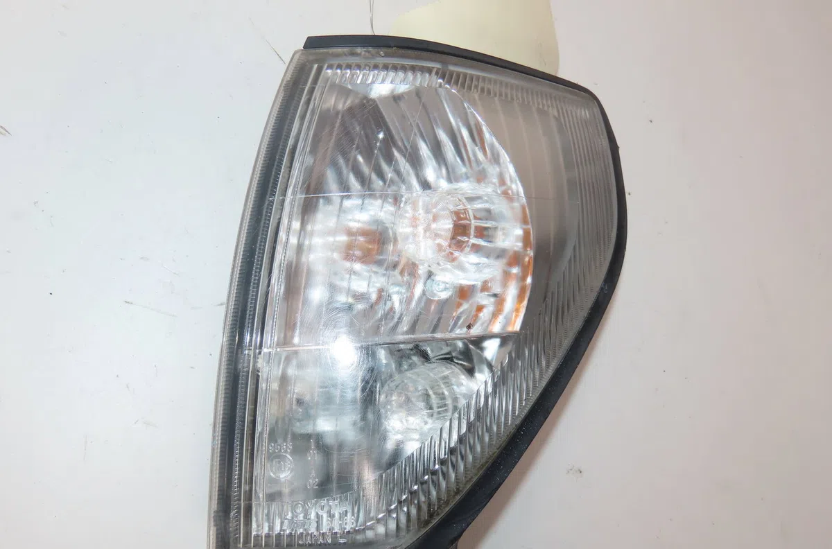 Clignotant gauche Toyota LAND CRUISER 90 (_J9_) 3.0 d-4d 4wd (kdj90_, kdj95_) (2000-2002) occasion — photo 2
