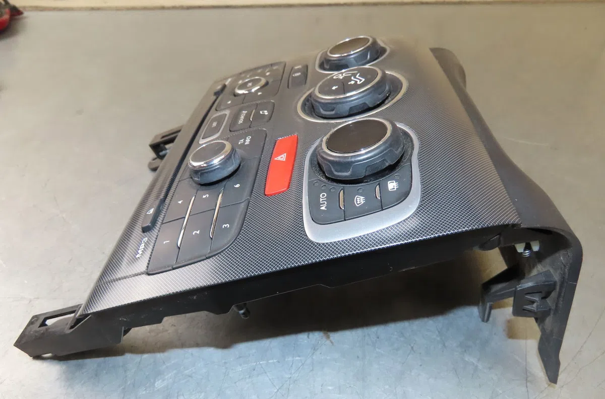 Commande autoradio Citroën C4 II (NC_) 1.6 hdi 110 (2009) 5 portes occasion — photo 2
