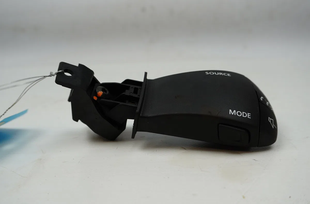 Commande autoradio Dacia SANDERO III Liberty 125 i.e. (m73) (2012) occasion — photo 2