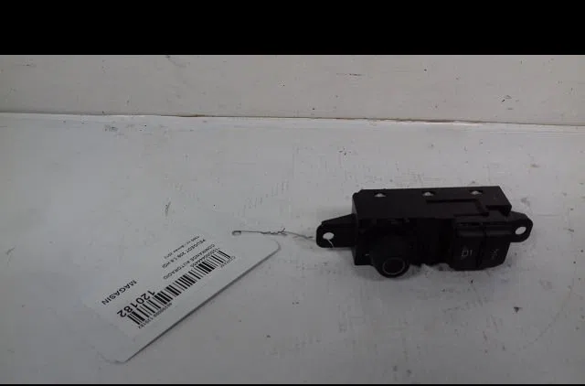 Commande autoradio Peugeot 208 I (CA_, CC_) 1.6 hdi (2012) 5 portes occasion — photo 2