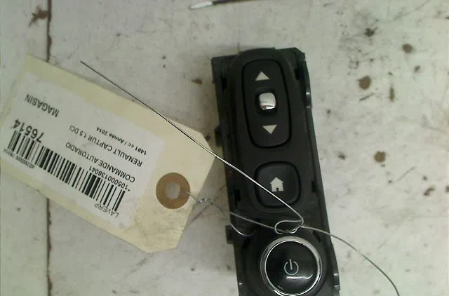 Commande autoradio Renault CAPTUR I (J5_, H5_) 1.5 dci 90 (2013) 5 portes occasion — photo 2