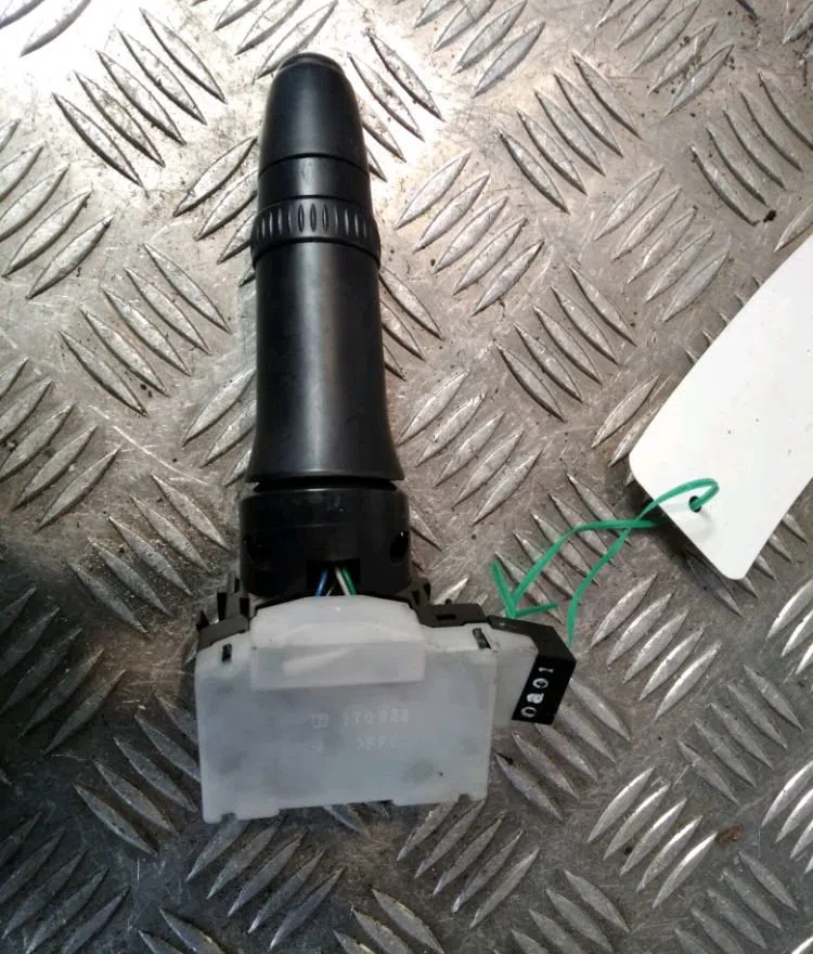 Commande clignotant Mitsubishi ASX (GA_W_) 1.8 di-d (ga6w) (2010) occasion — photo 3