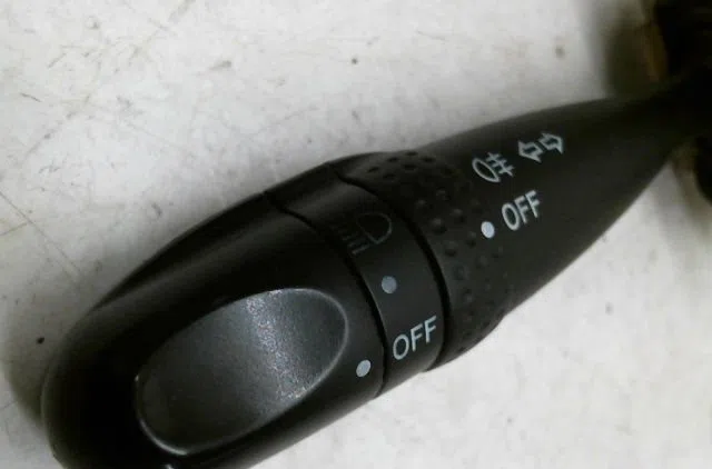 Commande clignotant Nissan PIXO (UA0) 1.0 (2009) 5 portes occasion — photo 4
