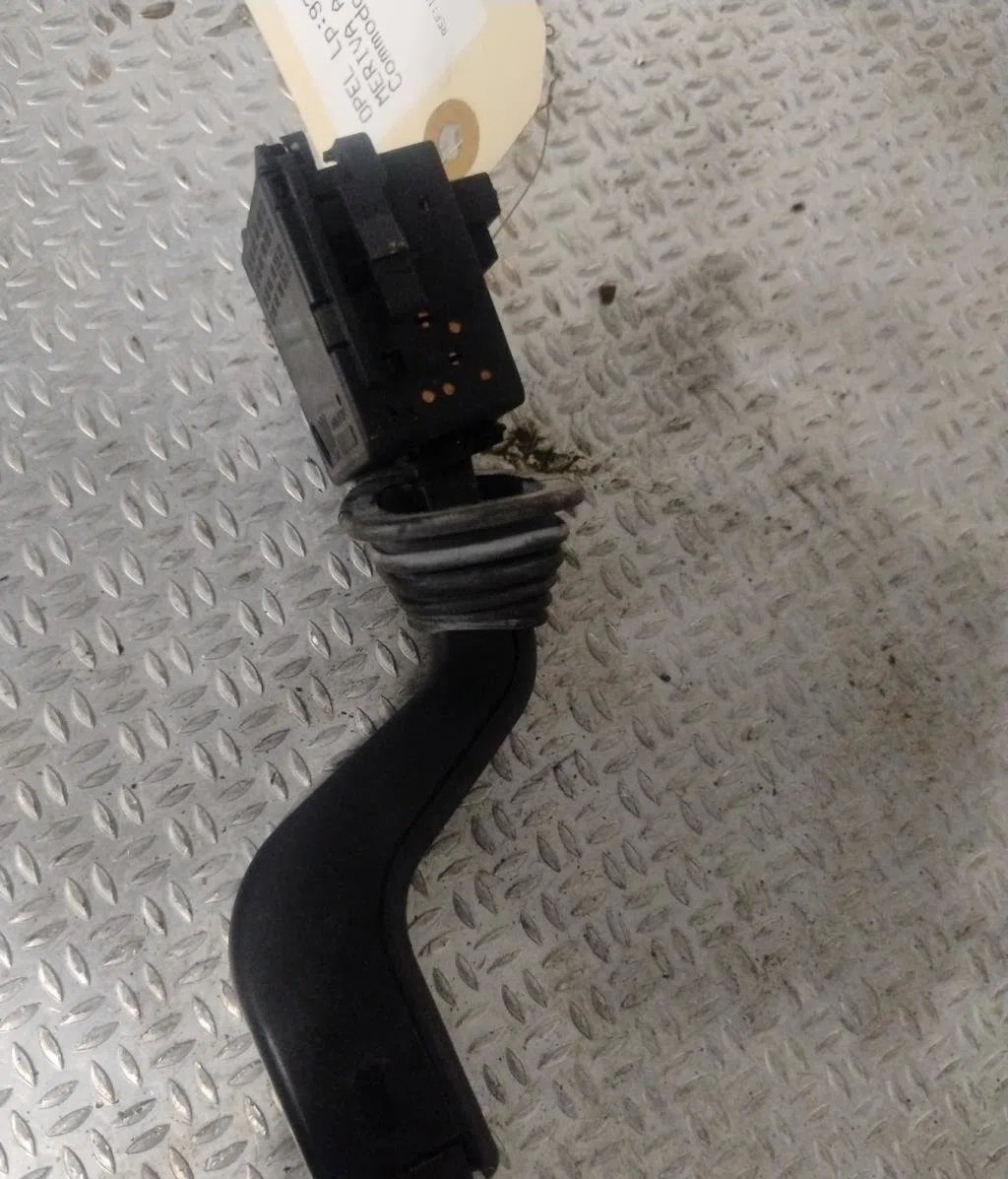 Commande clignotant Opel MERIVA A Monospace (X03) 1.6 (e75) (2003-2010) 5 portes occasion — photo 2