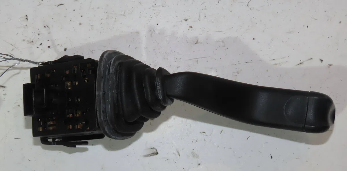 Commande clignotant Opel TIGRA TwinTop (X04) 1.4 (r97) (2004-2010) occasion — photo 3