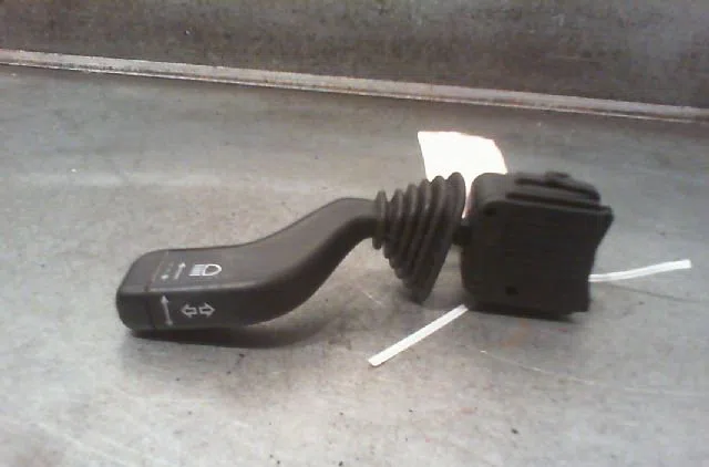 Commande clignotant Opel VECTRA B (J96) 1.6 i 16v (f19) (1995-2002) occasion — photo 3