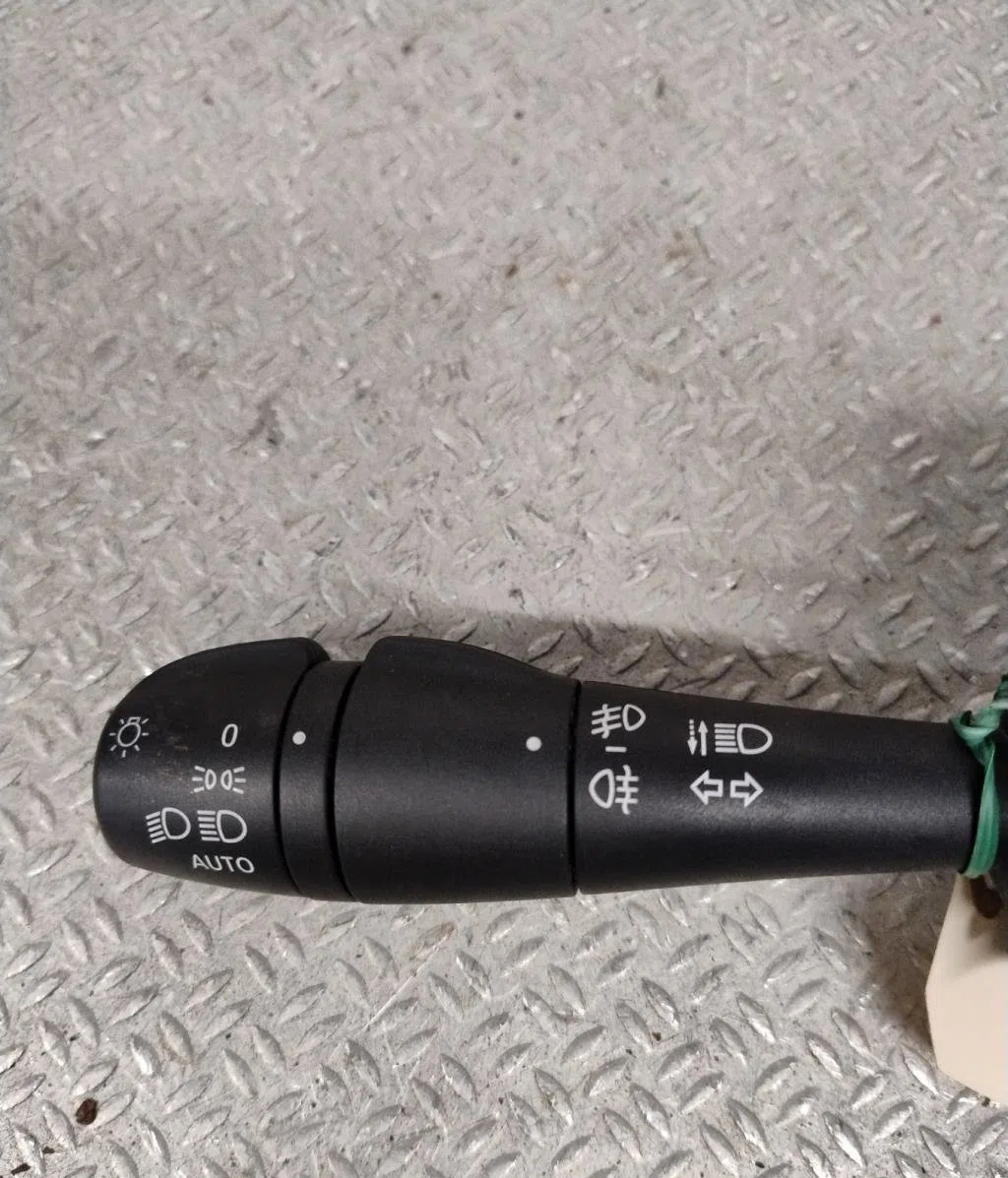 Commande clignotant RENAULT CLIO 4  CLIO 4 PHASE 1 occasion — photo 2