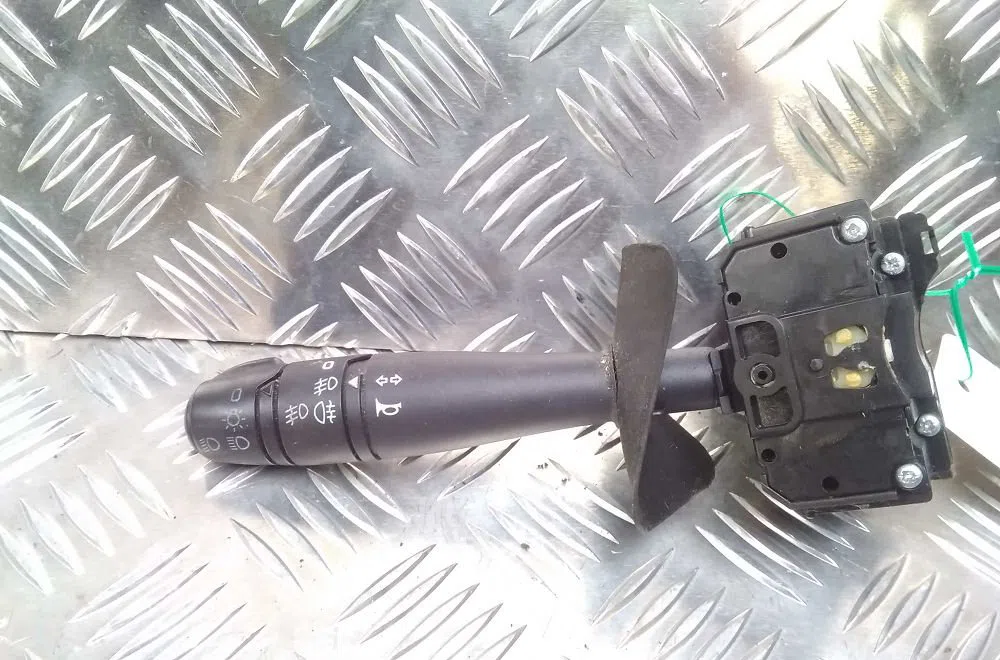 Commande clignotant Renault CLIO II (BB_, CB_) 1.9 d (b-cb0j) (2000-2001) 5 portes occasion — photo 3