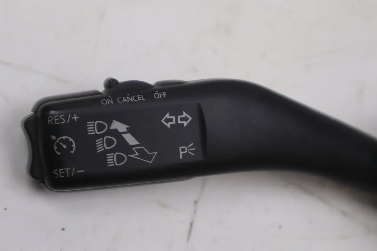 Commande clignotant Seat LEON (1P1) 2.0 tdi 16v (2005-2012) occasion — photo 2