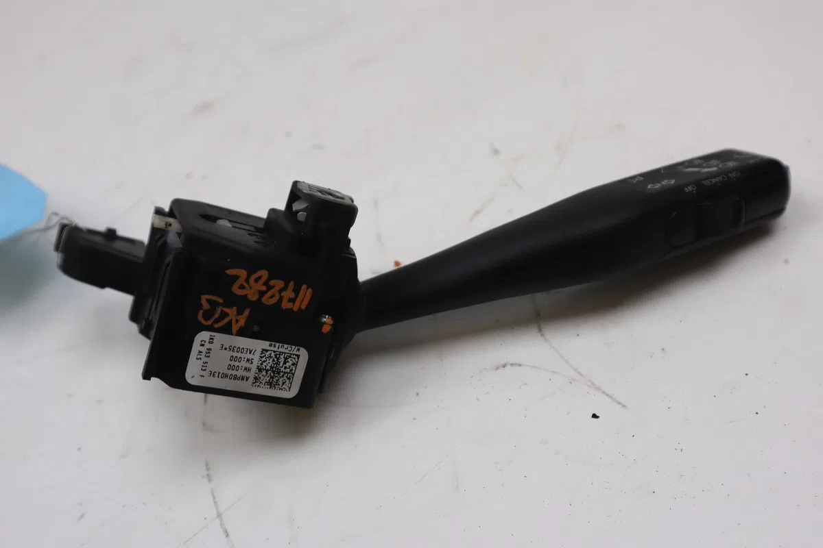 Commande clignotant Seat LEON (1P1) 2.0 tdi 16v (2005-2012) occasion — photo 3