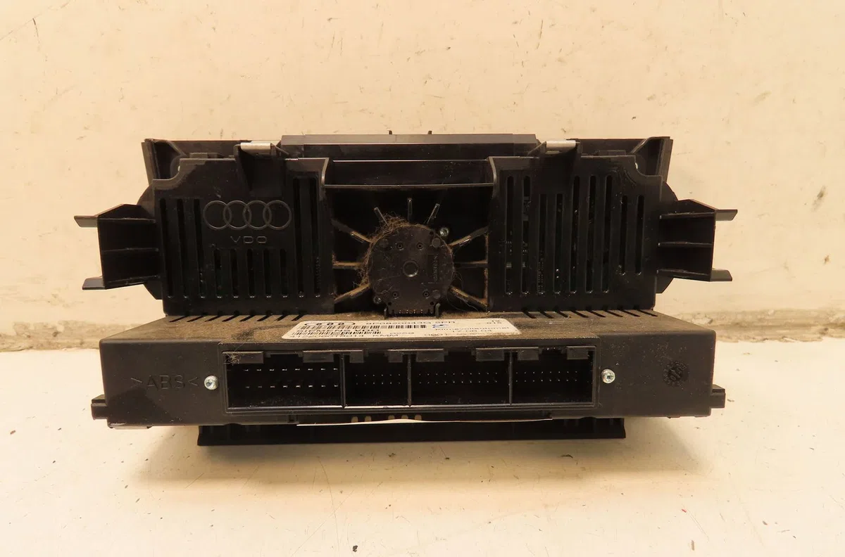Commande de chauffage Audi A3 (8P1) 3.2 v6 quattro (2003-2009) 3 portes occasion — photo 2