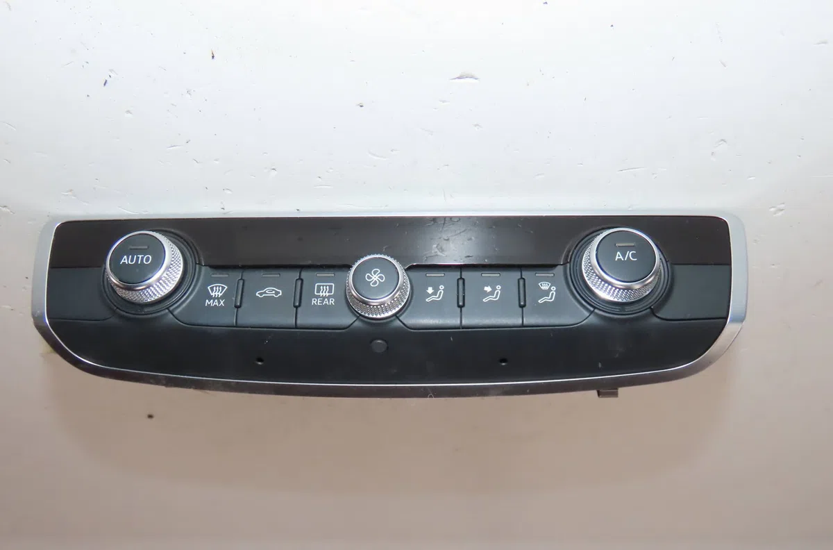 Commande de chauffage Audi A3 Sportback (8VA, 8VF) 2.0 tdi (2012-2020) 5 portes occasion — photo 2