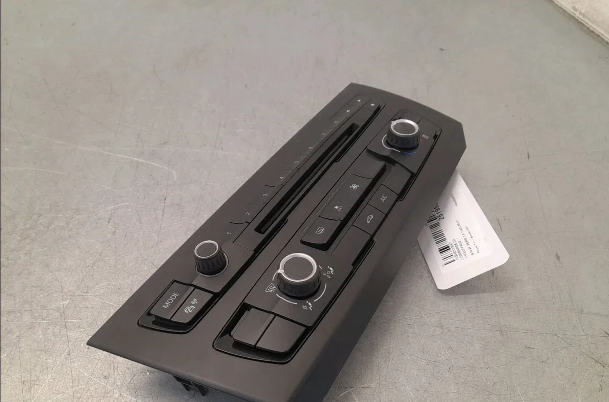 Commande de chauffage Bmw 1 (F20) 114 d (2012-2015) occasion — photo 2