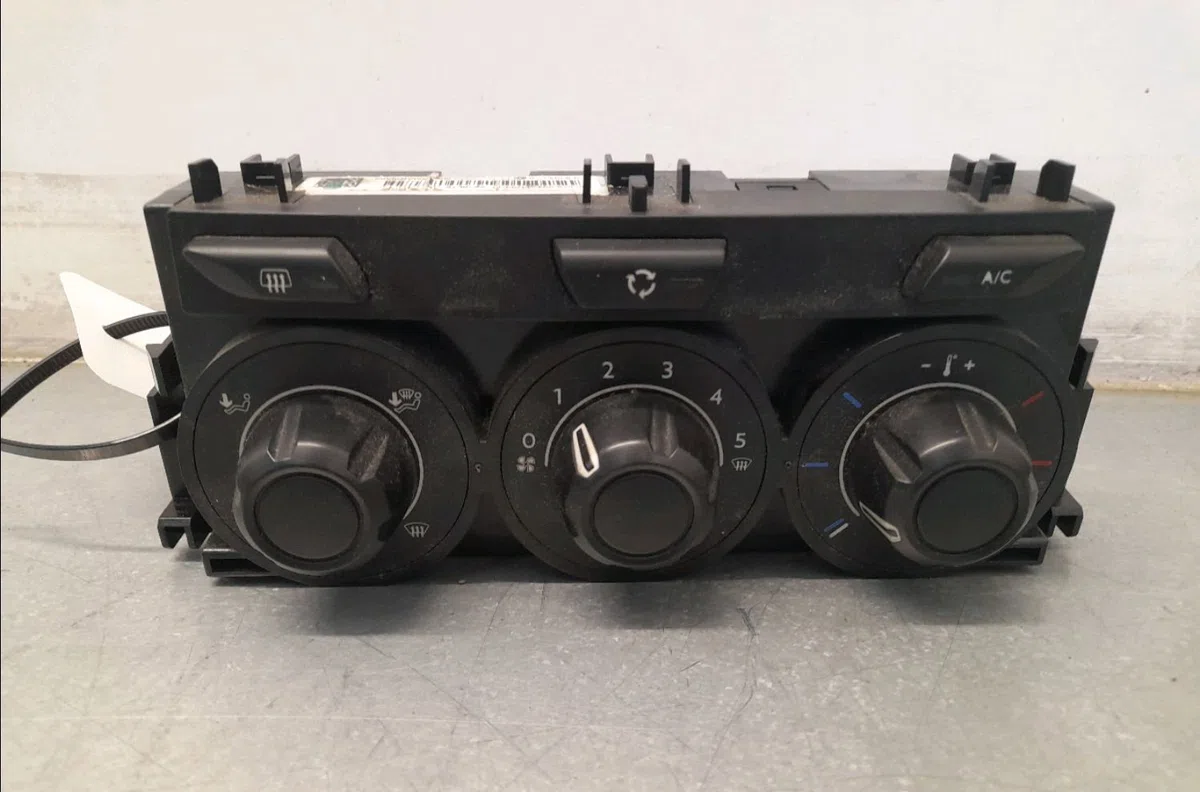 Commande de chauffage Citroen DS3 (SA_) 1.6 hdi 90 (2009-2015) 3 portes occasion — photo 2