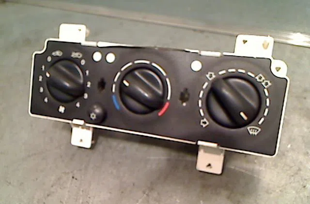 Commande de chauffage CITROEN XSARA Phase 1 02-1998--09-2000 1.4i occasion — photo 3
