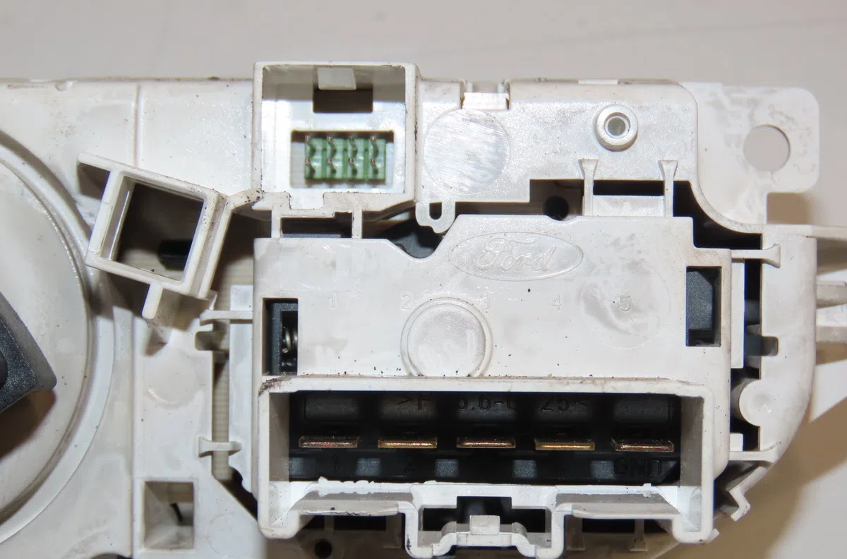 Commande de chauffage Ford FOCUS C-MAX (DM2) 1.8 tdci (2005-2007) 5 portes occasion — photo 3