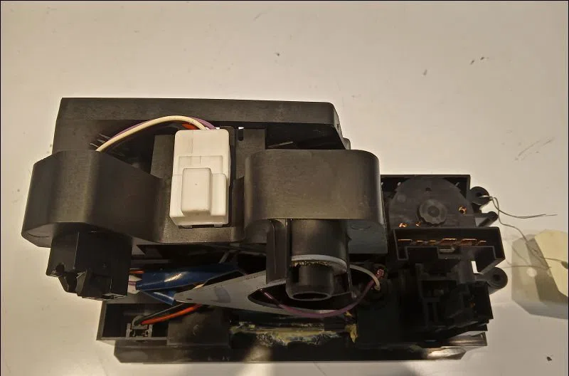 Commande de chauffage Nissan MICRA II (K11) 1.4 i 16v (2000-2003) occasion — photo 2