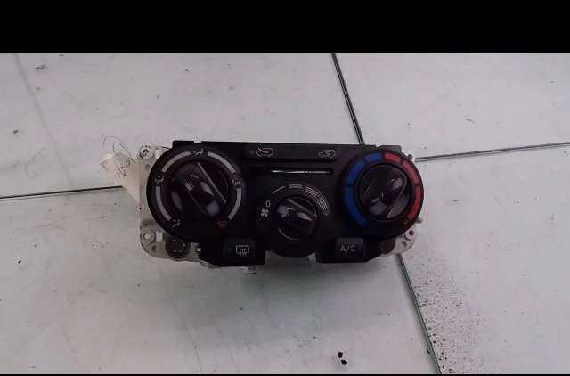 Commande de chauffage Nissan MICRA III (K12) 1.2 16v (2003-2010) occasion — photo 4