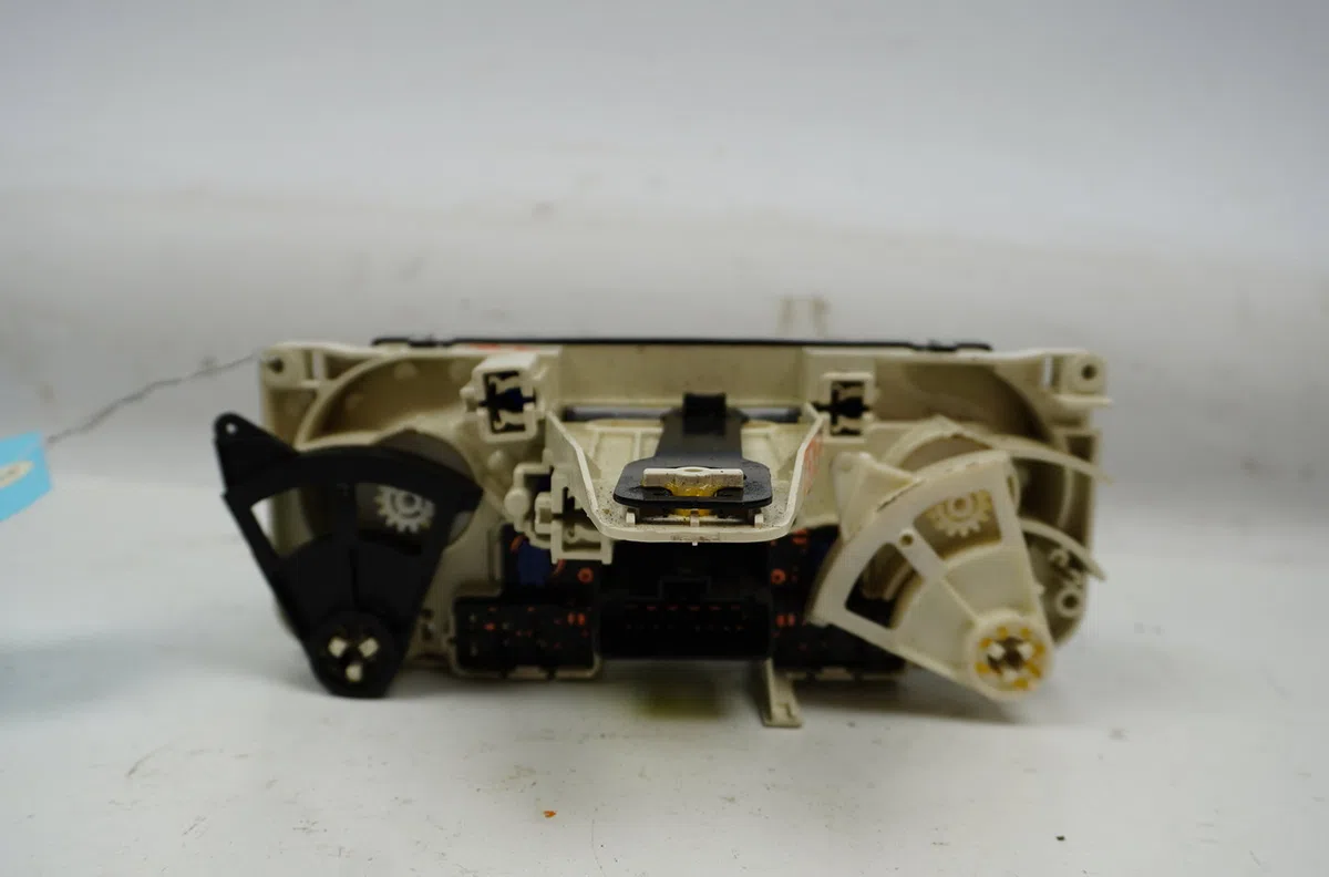 Commande de chauffage Nissan MICRA III (K12) 1.2 16v (2003-2010) occasion — photo 2