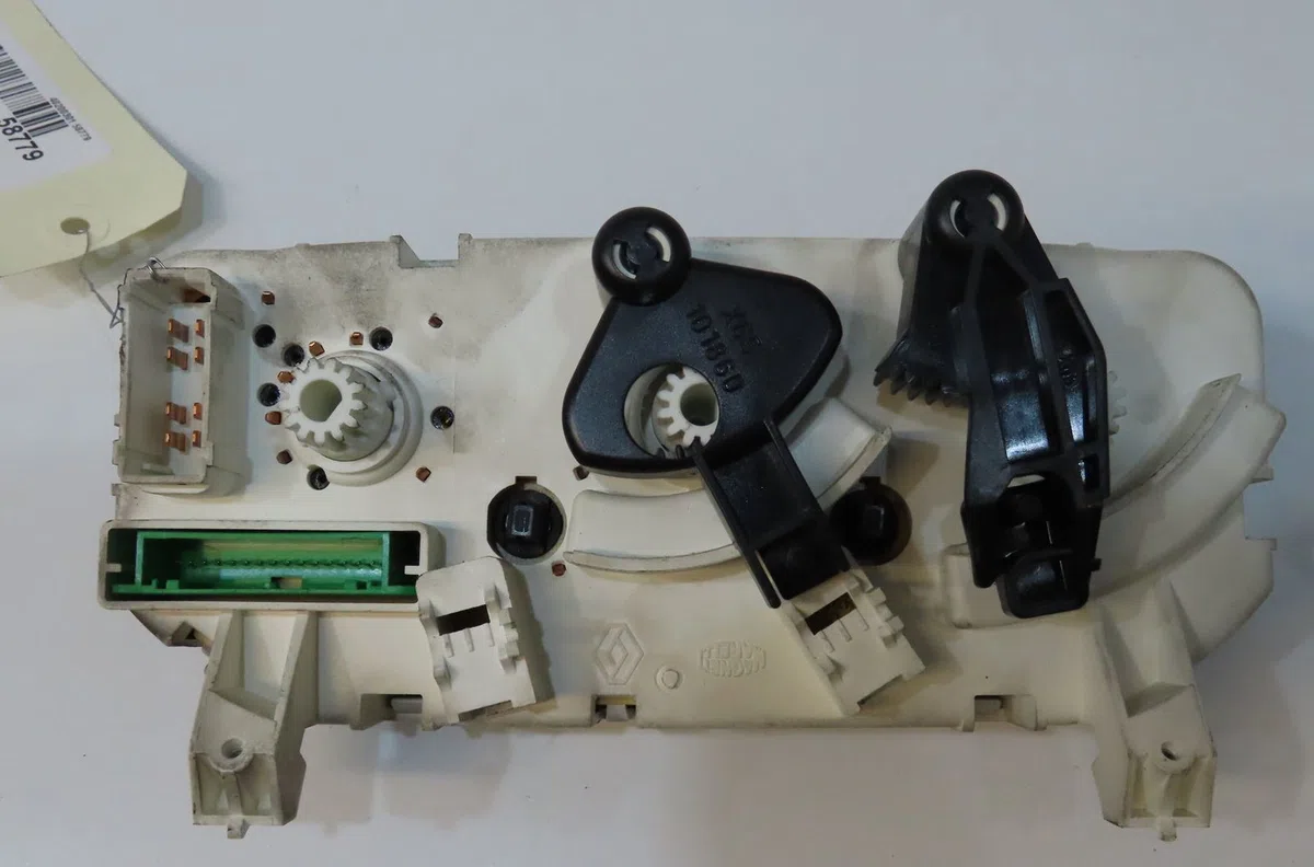 Commande de chauffage Renault CLIO II (BB_, CB_) 1.2 (bb0a, bb0f, bb10, bb1k, bb28, bb2d, bb2h, cb0a,... (1998-2010) 5 portes occasion — photo 2