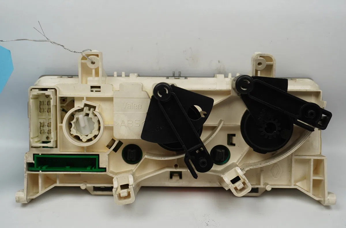 Commande de chauffage Renault CLIO II (BB_, CB_) 1.4 16v (b-cb0p, bb13) (2000-2008) 5 portes occasion — photo 2