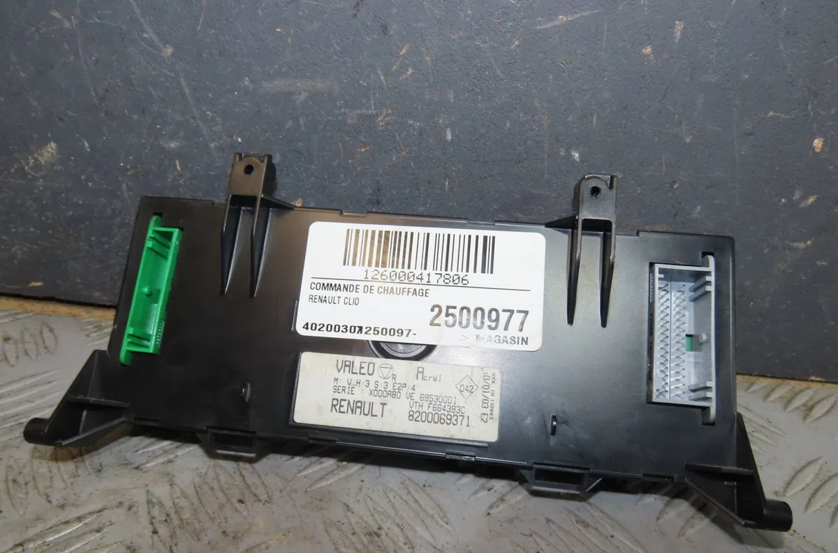 Commande de chauffage Renault CLIO II (BB_, CB_) 1.4 16v (b-cb0p, bb13) (2000-2008) 5 portes occasion — photo 2
