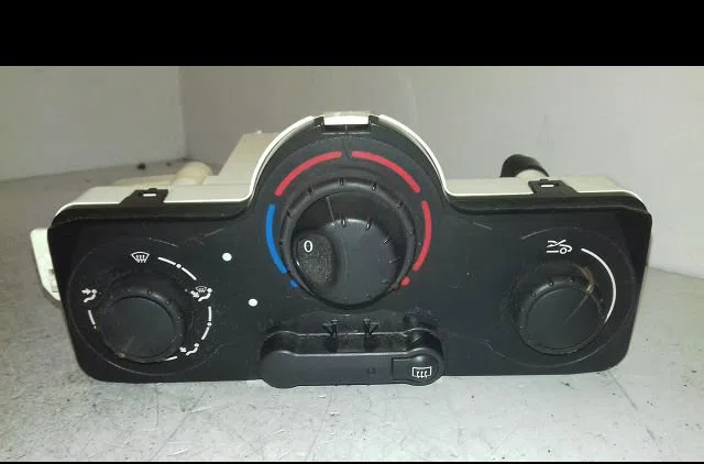 Commande de chauffage Renault CLIO III (BR0-1, CR0-1) 1.4 16v (2005-2012) occasion — photo 4