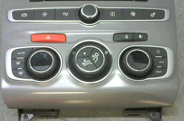 Commande de chauffage Renault CLIO III (BR0-1, CR0-1) 1.4 16v (2005-2012) occasion — photo 3