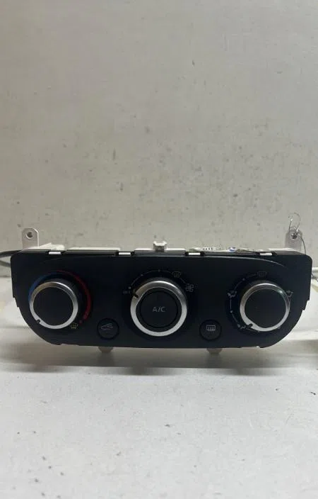 Commande de chauffage Renault CLIO IV (BH_) 1.5 dci 90 (2012) 5 portes occasion — photo 2