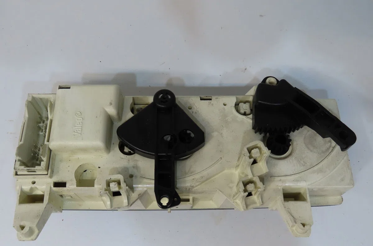 Commande de chauffage Renault MEGANE I (BA0-1_) 1.6 e (ba0f, ba0s) (1996-1999) occasion