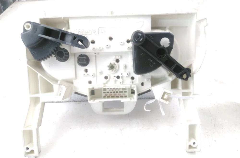 Commande de chauffage Renault TRAFIC II Camionnette (FL) 1.9 dci 80 (fl0b) (2001-2006) occasion — photo 2