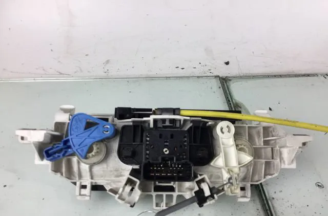 Commande de chauffage Renault TWINGO II (CN0_) 1.2 turbo (cn0c, cn0f) (2007-2014) occasion — photo 2