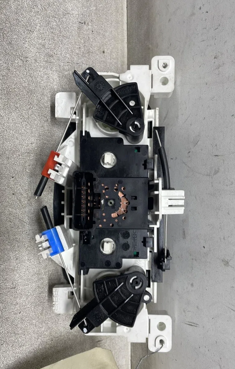 Commande de chauffage Renault TWINGO III (BCM_, BCA_) 0.9 tce 90 (2014) 5 portes occasion — photo 2