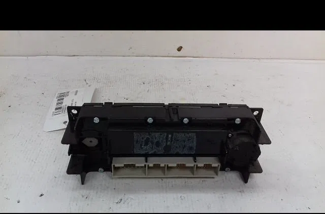 Commande de chauffage Skoda SUPERB I (3U4) 1.9 tdi (2001-2008) occasion — photo 2
