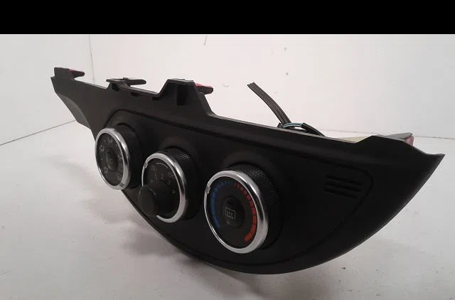 Commande de chauffage Toyota YARIS (_P13_) 1.0 (ksp130_) (2010) occasion — photo 3