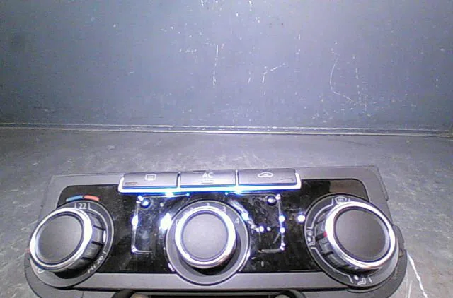 Commande de chauffage Volkswagen GOLF VI (5K1) 2.0 tdi (2008-2013) 5 portes occasion — photo 3
